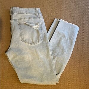 d. jeans Light Wash Distressed Ankle Jeans size 6